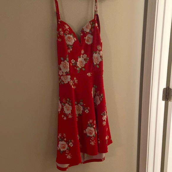 Dresses & Skirts - Floral summer dress